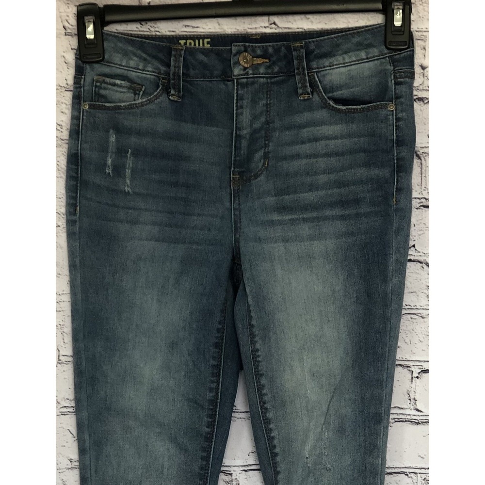 TRUE CRAFT Junior Jeans Mid Rise Skinny Size 3 Distressed Blue 5 Pocket EUC - Picture 2 of 7